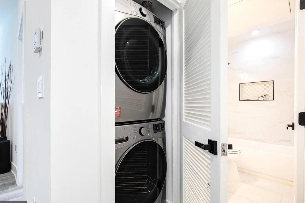 Amazing Capital Hill Apt , Step Away Gym, Shopping Distrito de Colúmbia Exterior foto